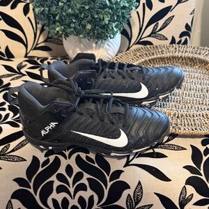 Nike Alpha Men's Black Football Athletic Shoes Cleats men’s sz 8.5